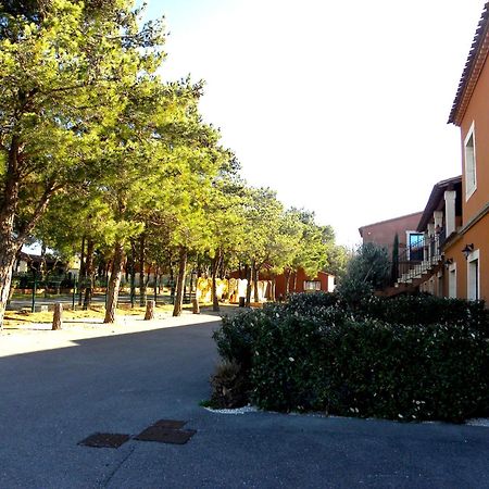 Hotel Du Mas Vinassan エクステリア 写真