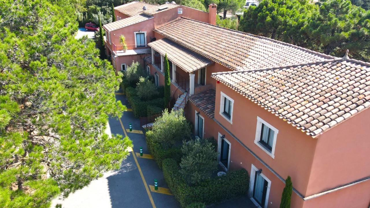 Hotel Du Mas Vinassan エクステリア 写真