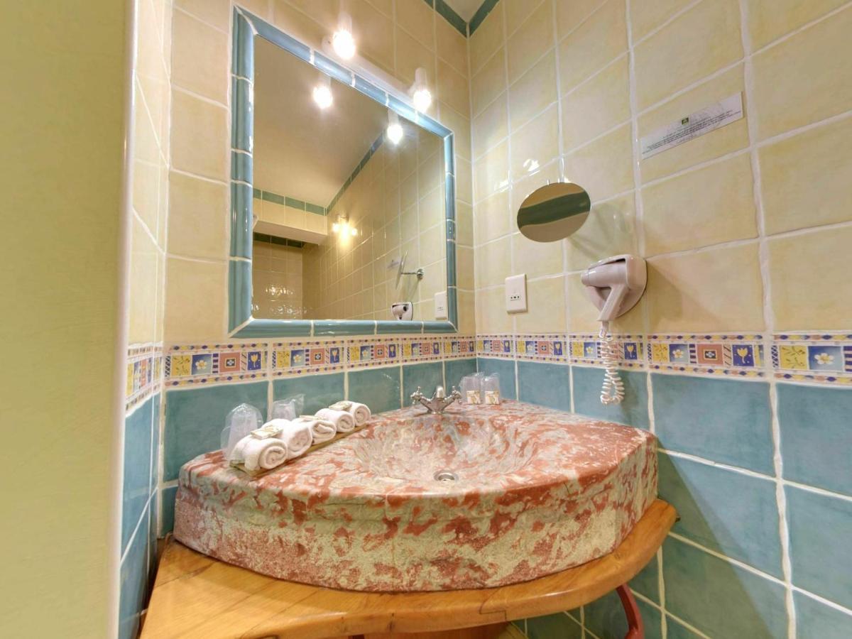 Hotel Du Mas Vinassan エクステリア 写真