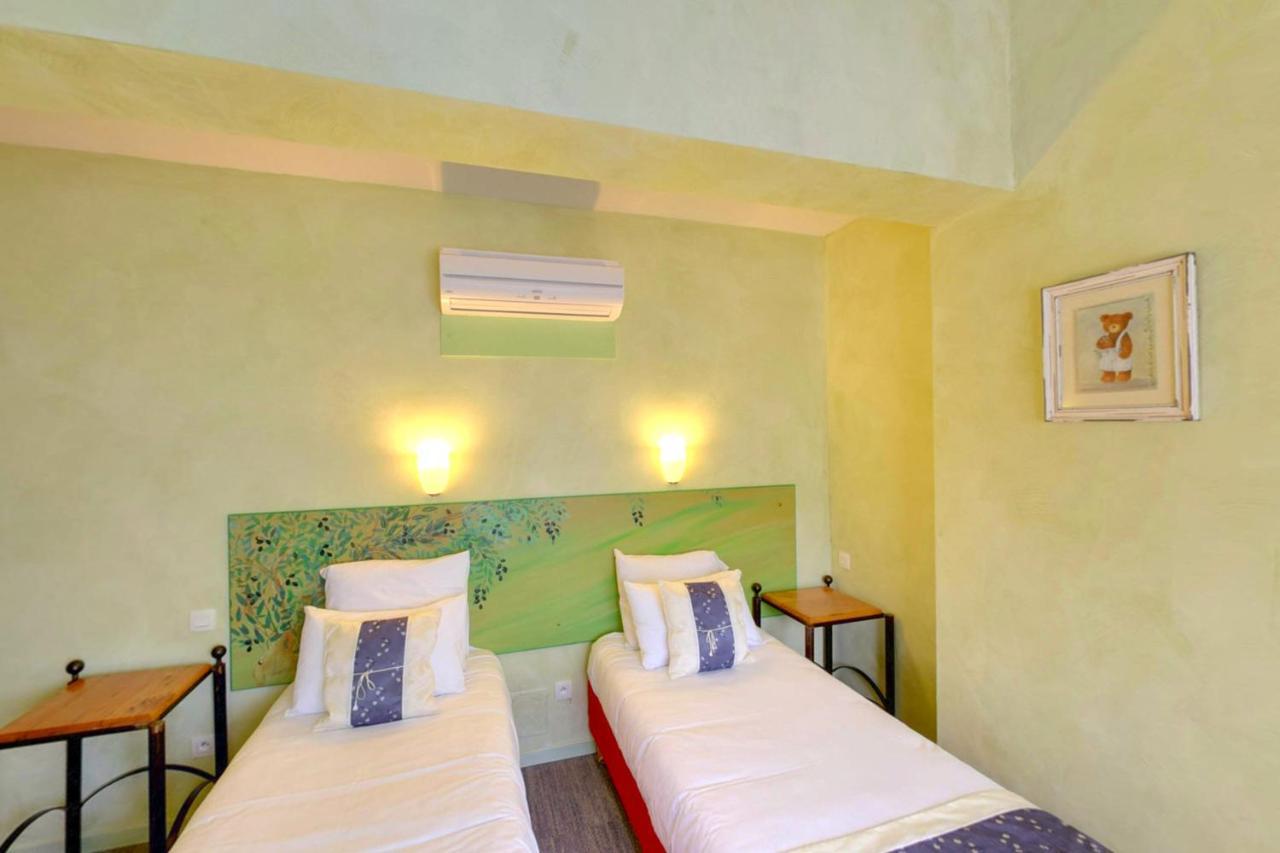 Hotel Du Mas Vinassan エクステリア 写真