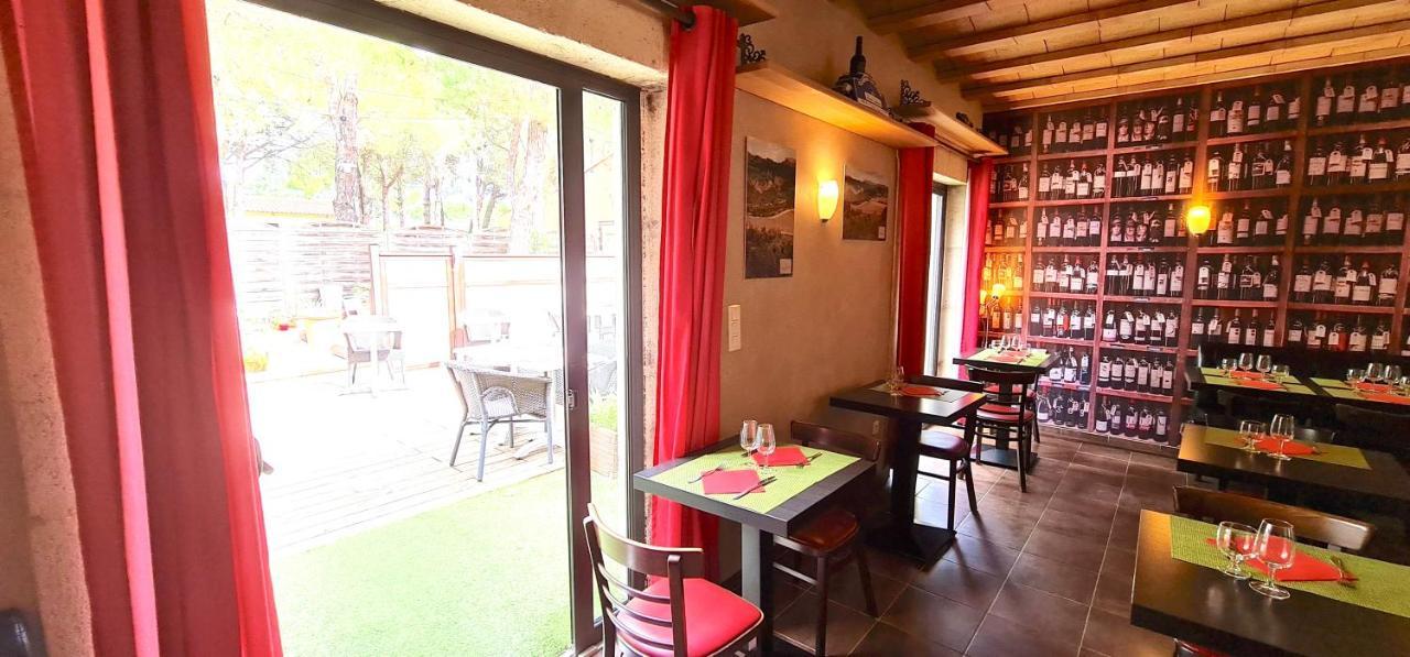 Hotel Du Mas Vinassan エクステリア 写真